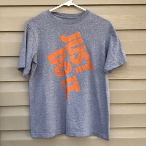 Nike boy’s gray& orange short sleeve tee  $5/25